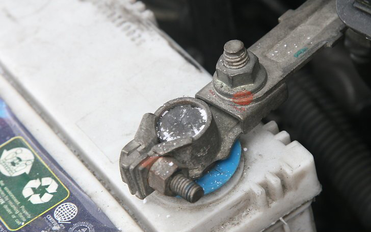 Battery Terminal-Cleaning-Service-1