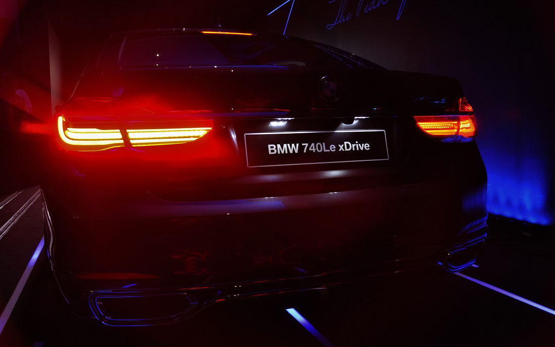 Brake Light-Bulb-Replacement-Service-1