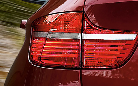 Brake Light-Bulb-Replacement-Service-5