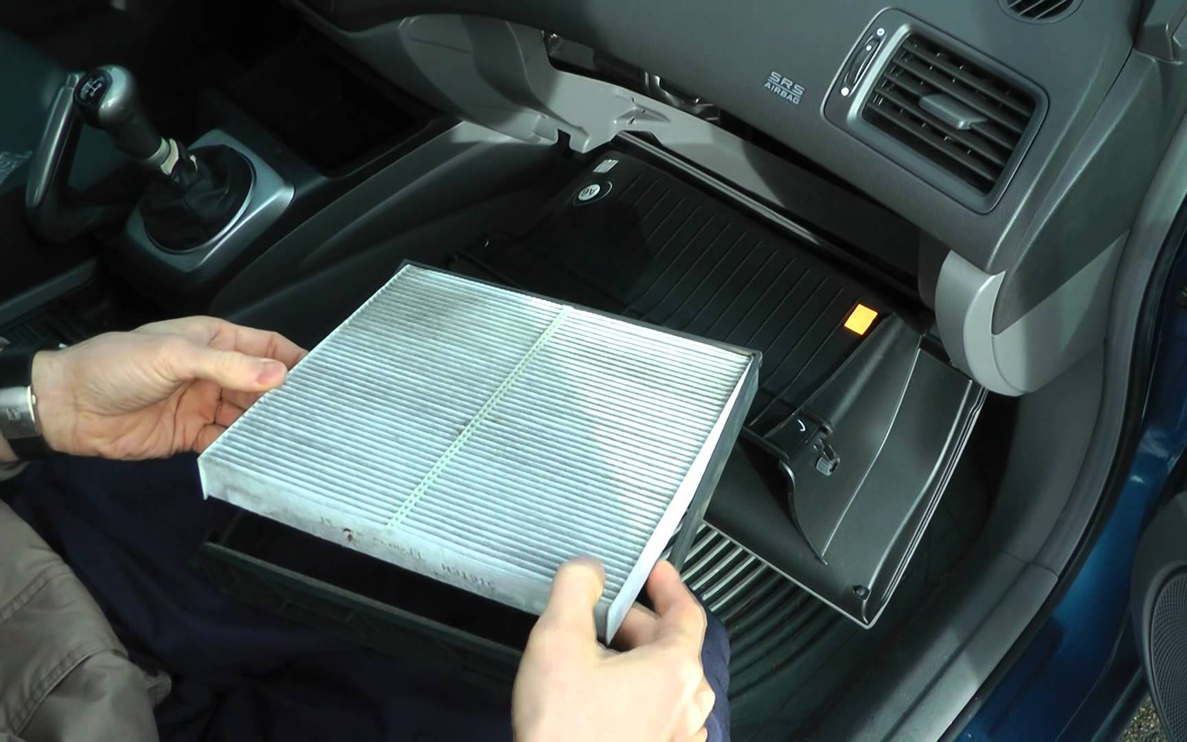 Cabin AC-Filter-Replacement-4