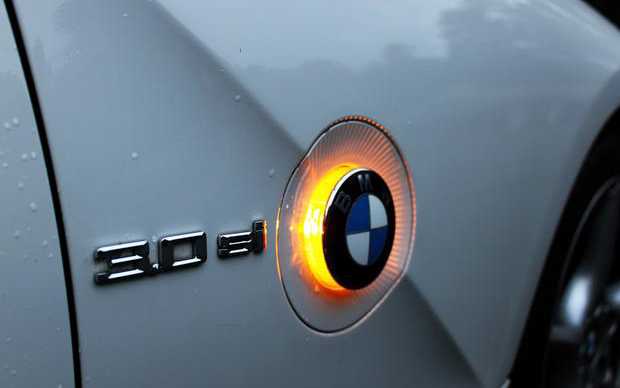 Turn Signal-%28Blinker%29%20Bulb-Replacement-Service-1