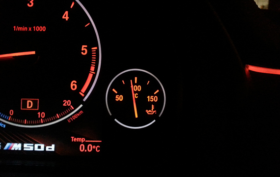 留意汽車引擎的溫度